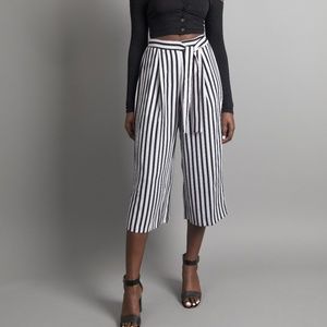 Sainey | Black & White Belted Culotte Trousers